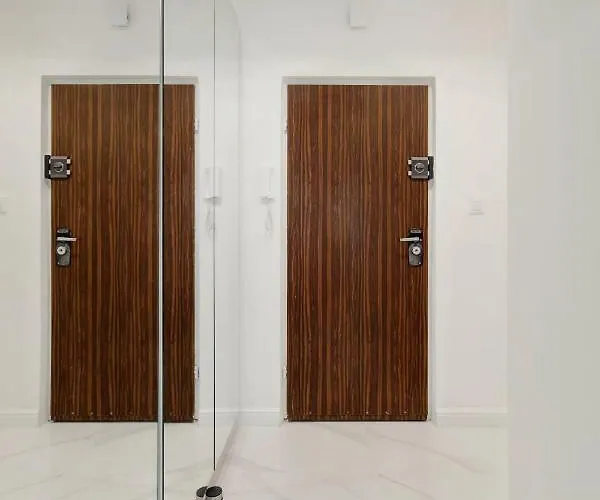 Grand Theatre Prime By Bookinghost Apartment *